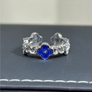 Trendy Silver and Blue Clover Ring